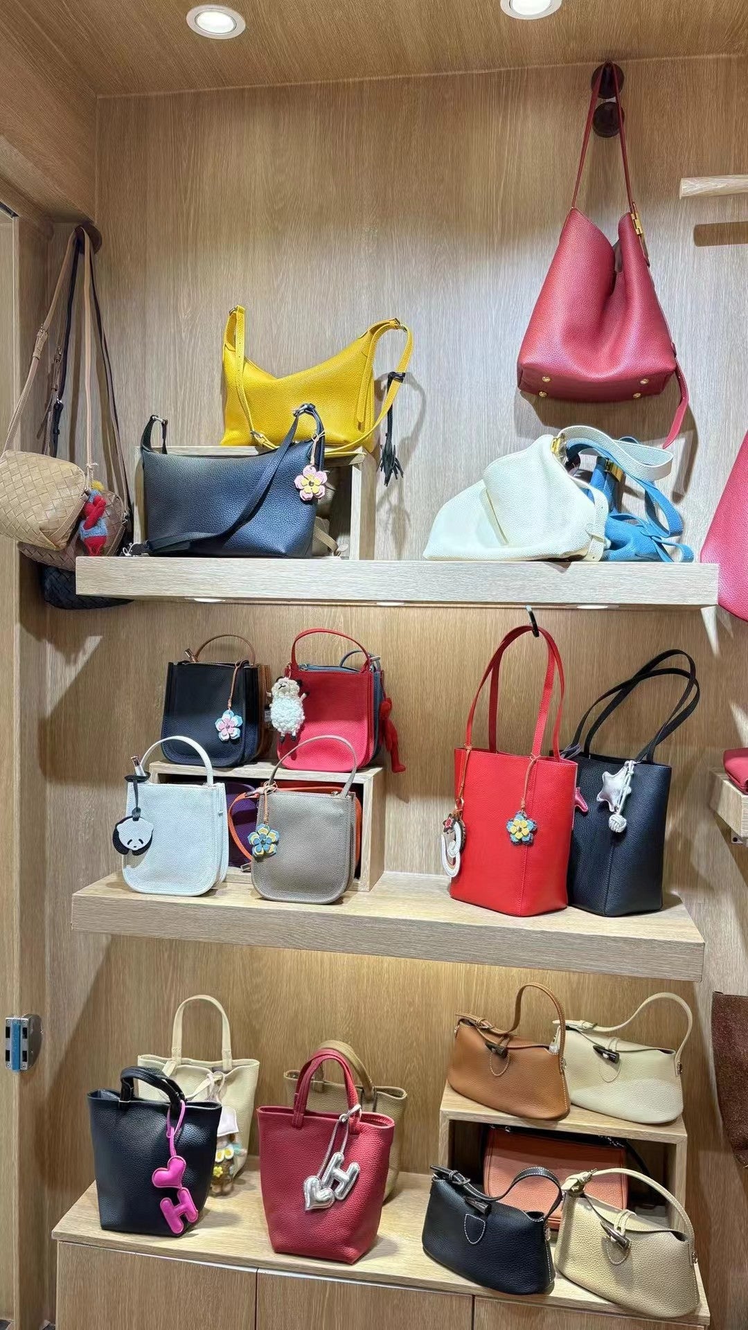 Colourful everyday bags in the Sunchain photo collection