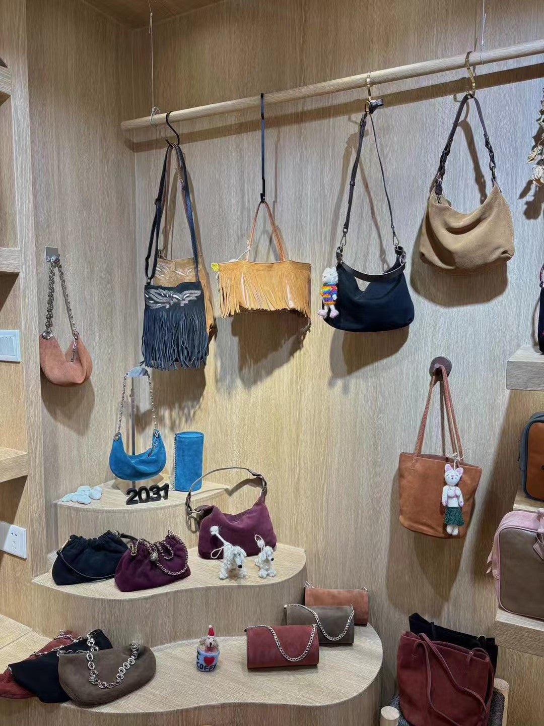 Fringe shoulder bags in the Sunchain photo collection