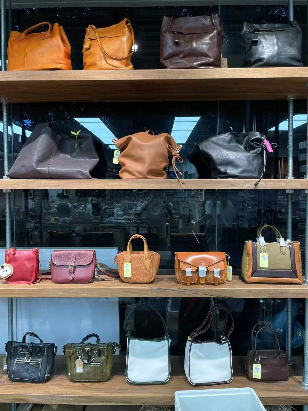 Warm-tone handbags in the Sunchain photo collection