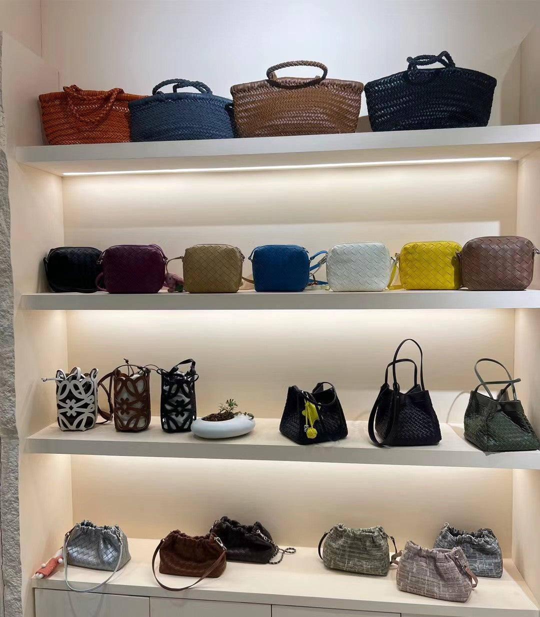 Woven-look bags in the Sunchain photo collection
