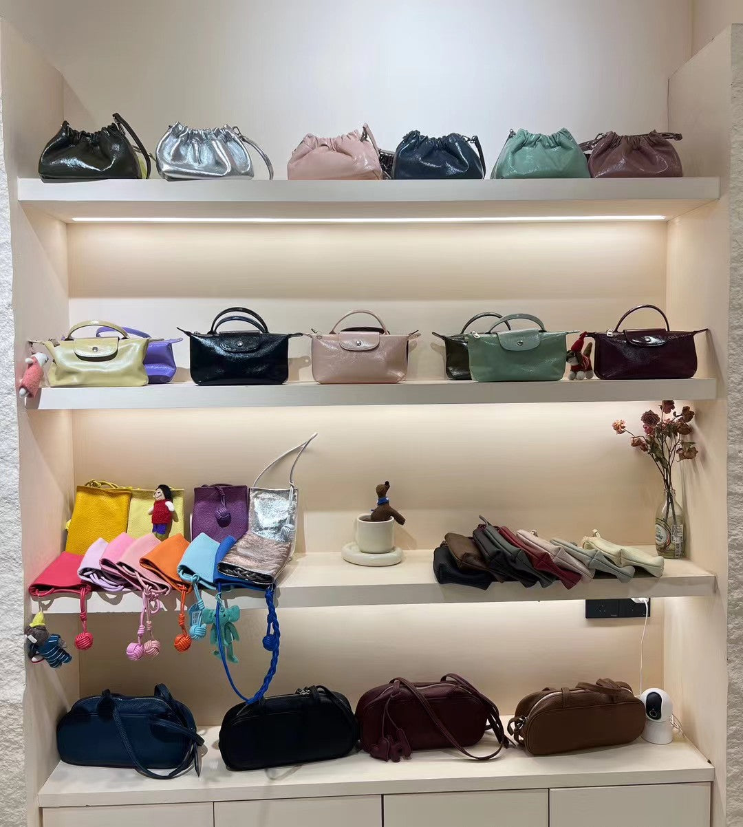 Mini totes and gathered bags in the Sunchain photo collection